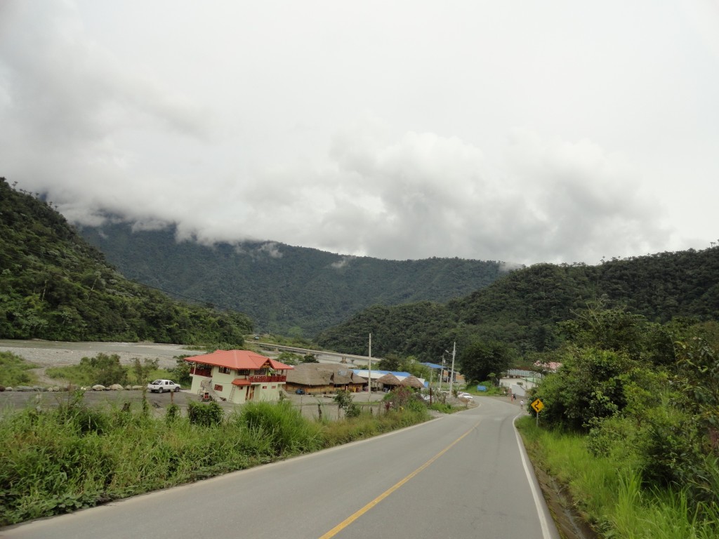 Foto: Carretera - Chaco (Santa Rosa) (Napo), Ecuador