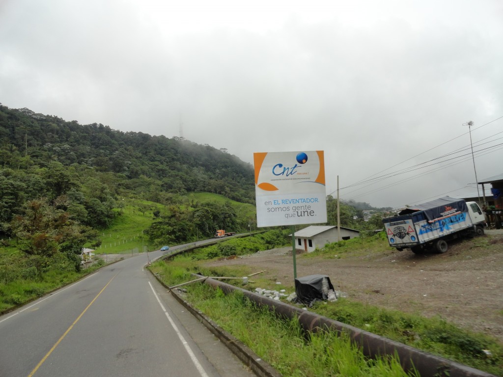 Foto: Carretera - Reventador (Sucumbios), Ecuador