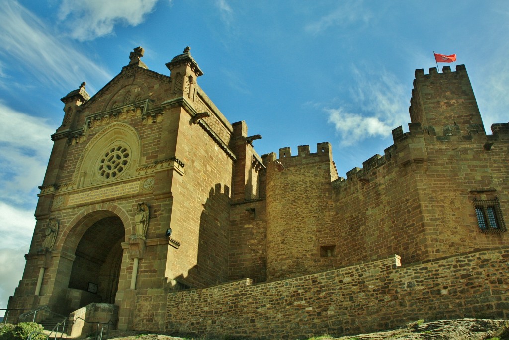 Foto: Basílica y castillo - Javier (Navarra), España