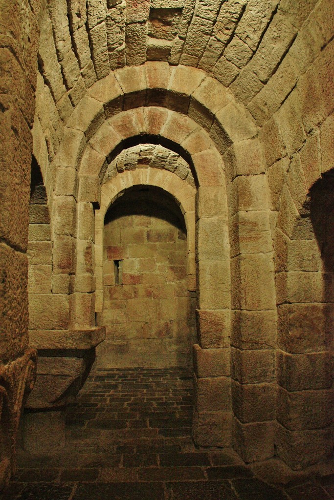 Foto: Monasterio de Leyre: cripta - Yesa (Navarra), España