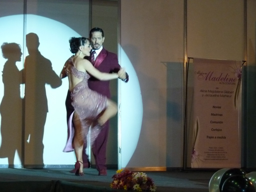 Foto: Bailando la milonga - Ciudad de Buenos Aires (Buenos Aires), Argentina