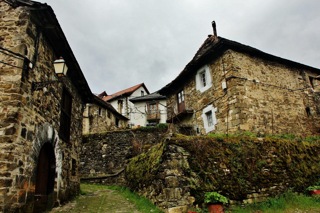 Foto: Vista del pueblo - Uztarroz (Navarra), España