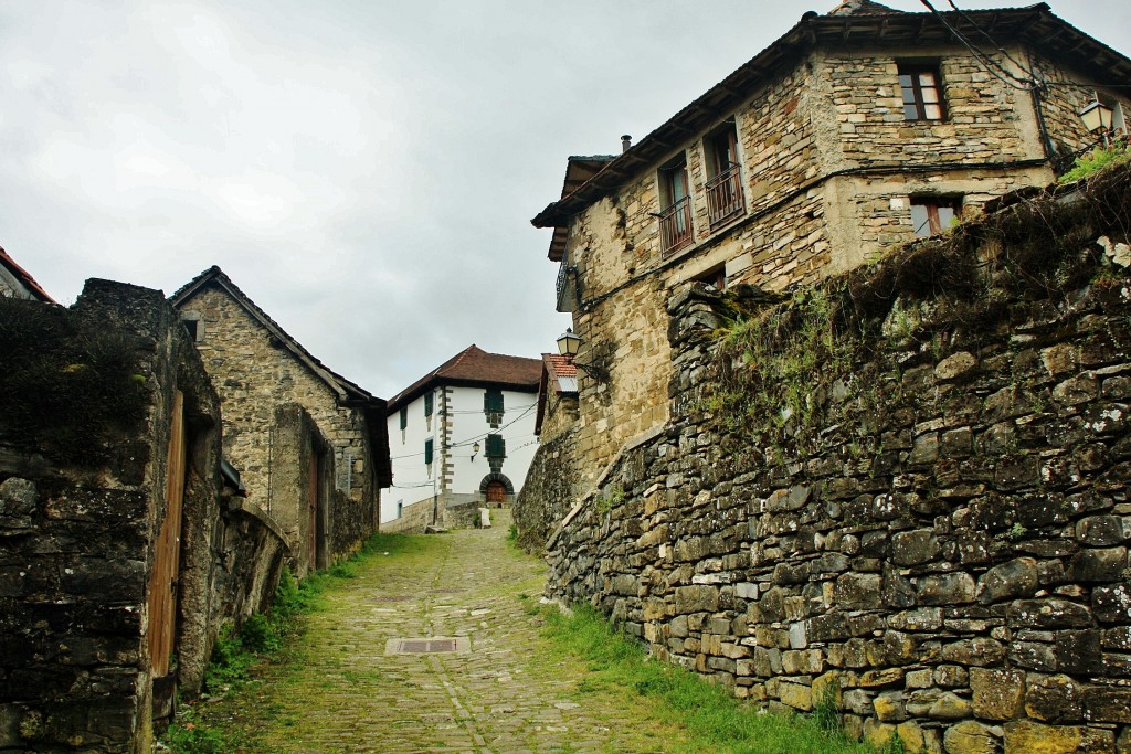 Foto: Vista del pueblo - Uztarroz (Navarra), España