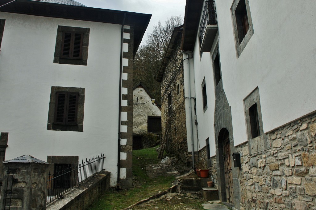 Foto: Vista del pueblo - Uztarroz (Navarra), España