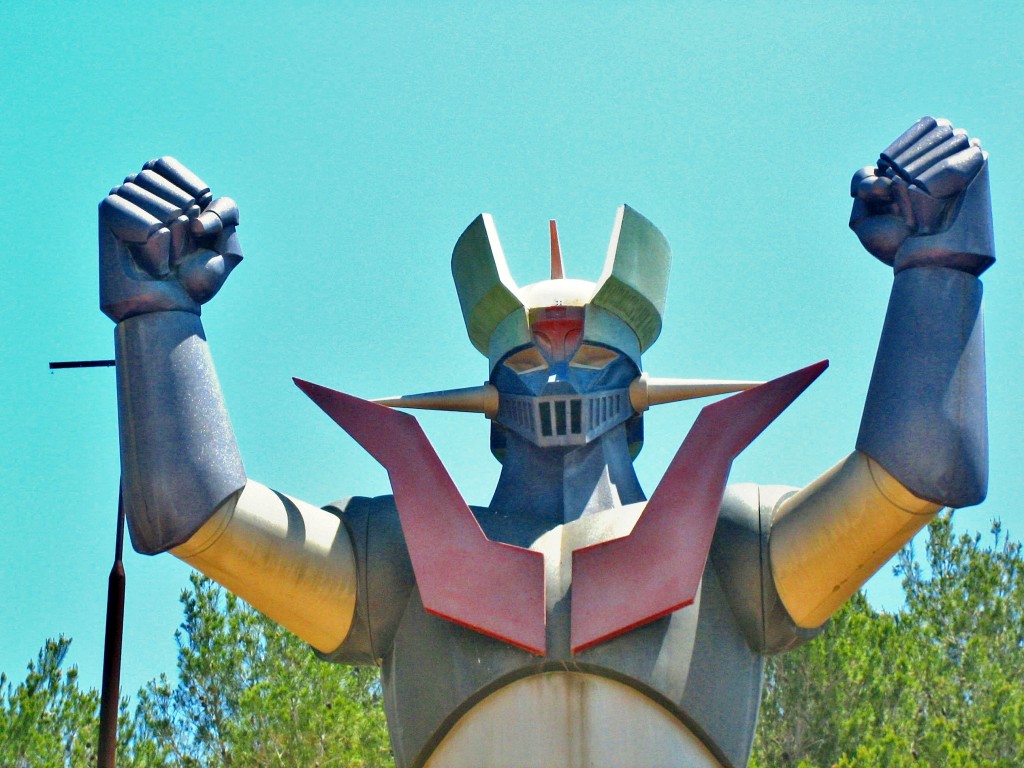 Foto: Estatua del Mazinger Z - El Pla de Santa María (Tarragona), España