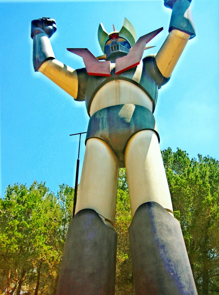 Foto: Estatua del Mazinger Z - El Pla de Santa María (Tarragona), España