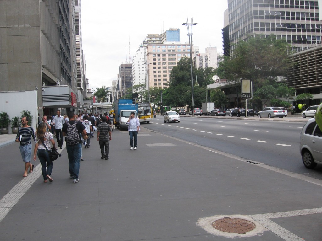 Foto: MOVIMIENTO - Sao Paulo, Brasil