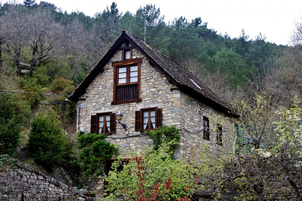 Foto: Vista del pueblo - Roncal (Navarra), España