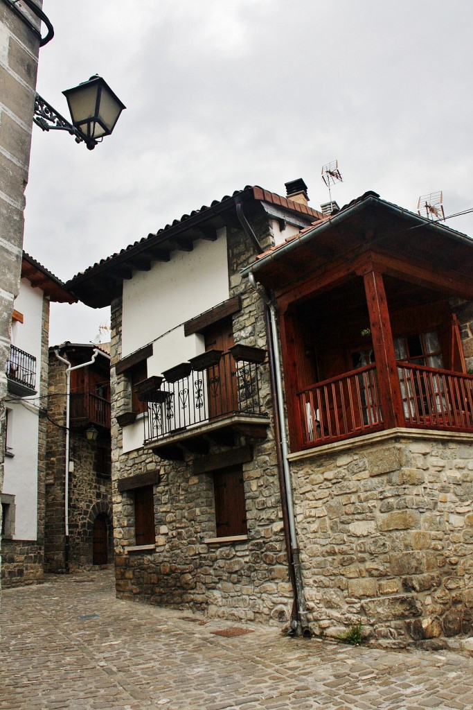 Foto: Vista del pueblo - Roncal (Navarra), España