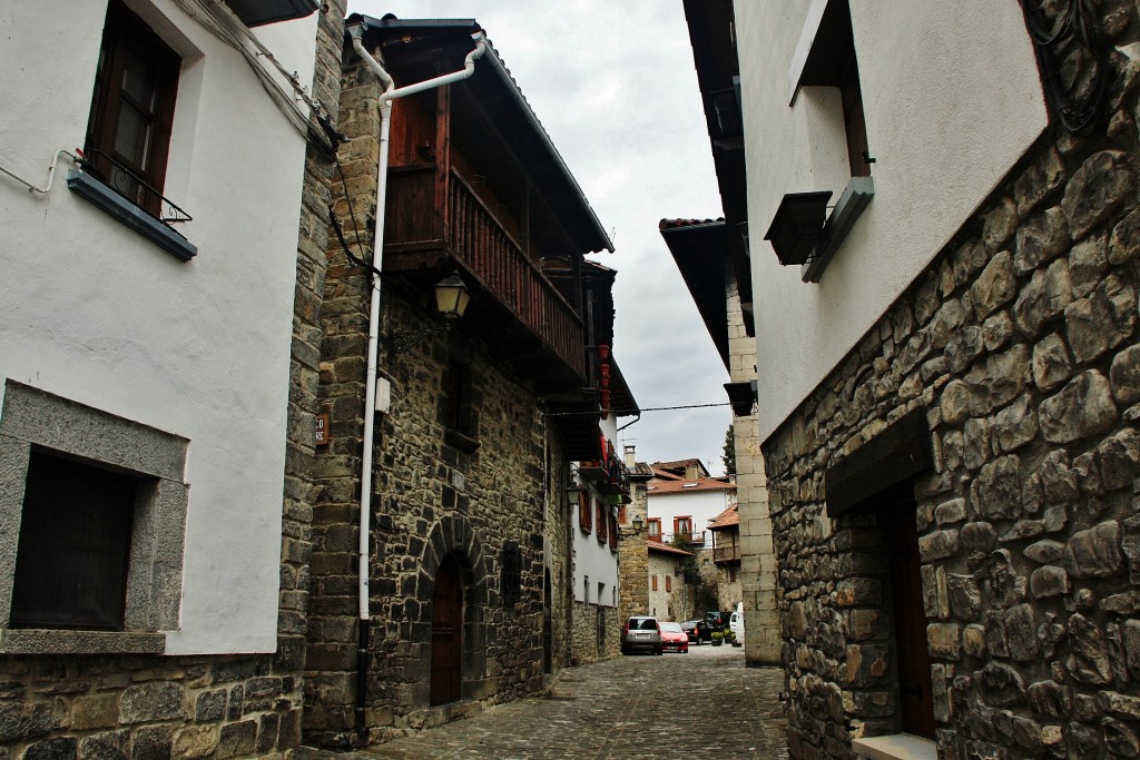 Foto: Vista del pueblo - Roncal (Navarra), España