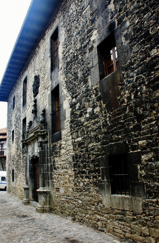 Foto: Vista del pueblo - Roncal (Navarra), España