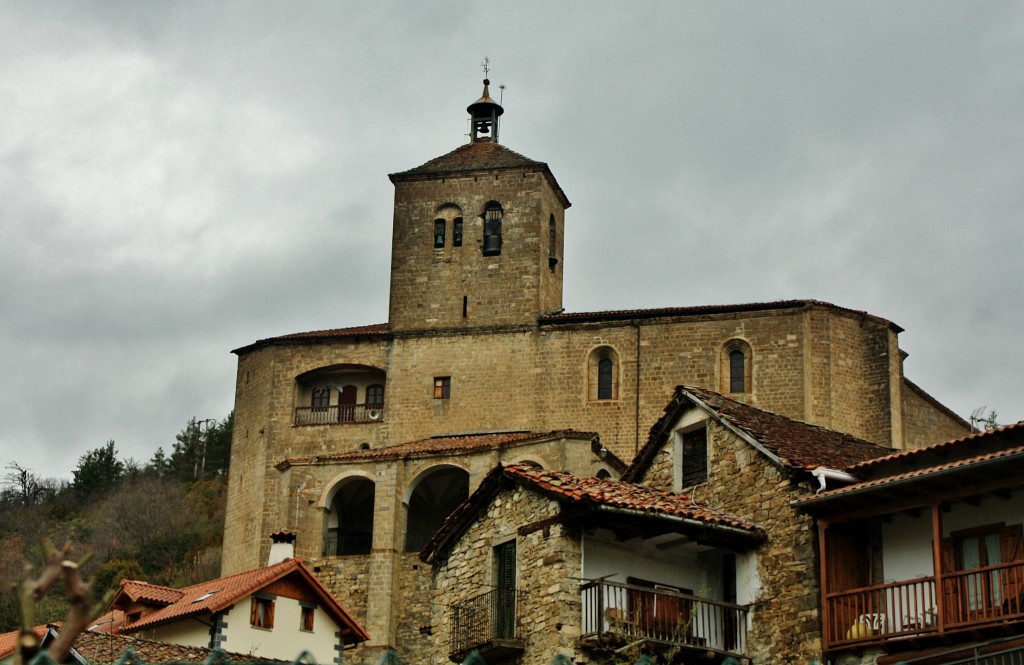 Foto: Iglesia de San Esteban - Roncal (Navarra), España