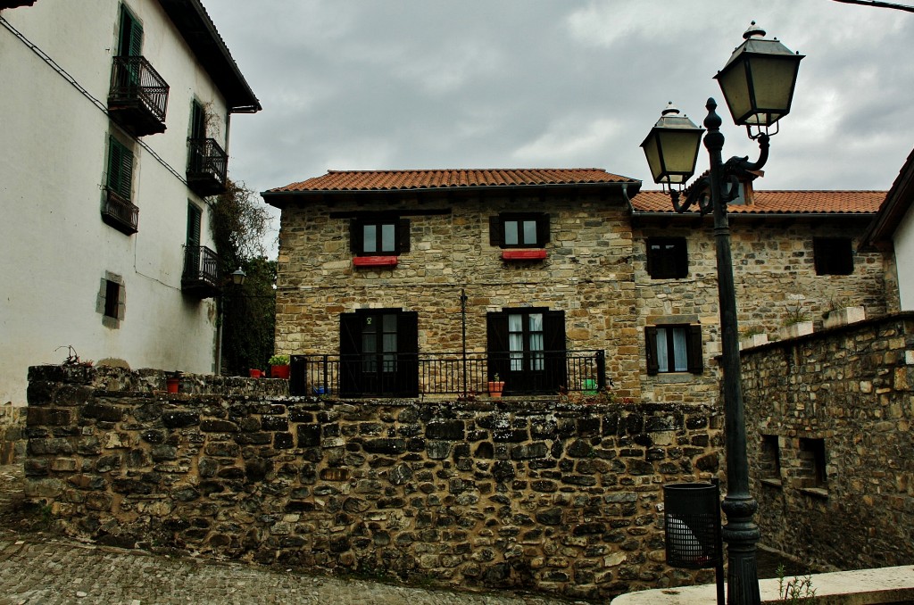 Foto: Vista del pueblo - Roncal (Navarra), España