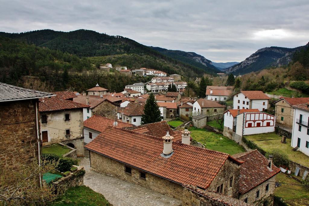 Foto: Vista del pueblo - Roncal (Navarra), España