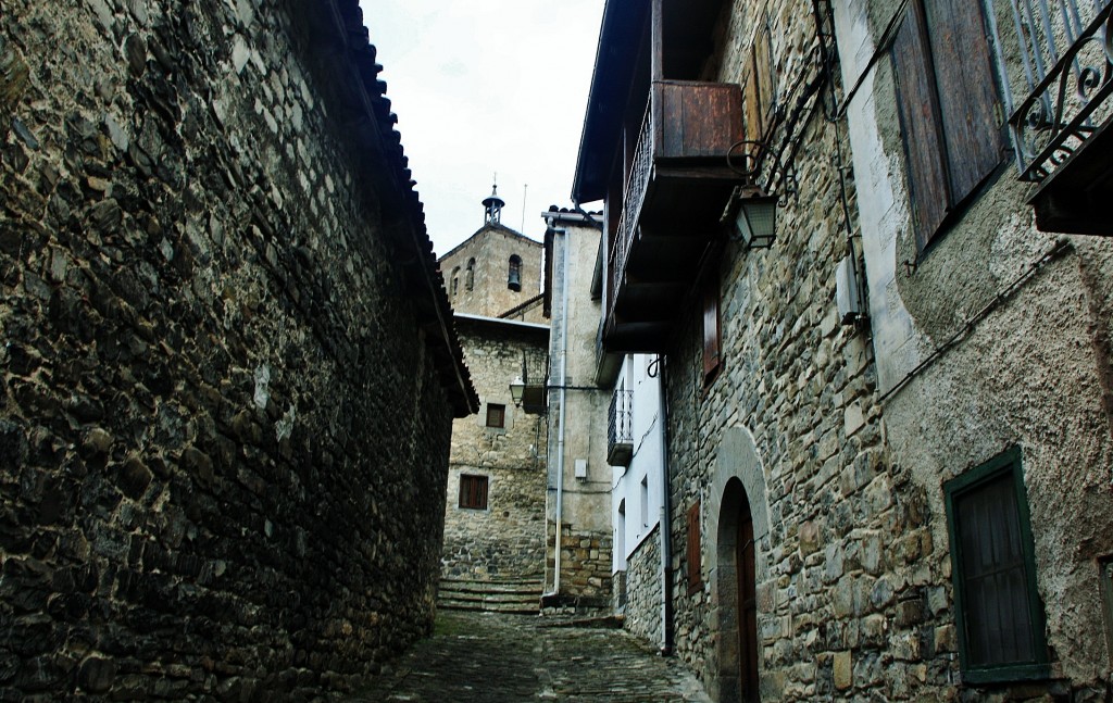 Foto: Vista del pueblo - Roncal (Navarra), España