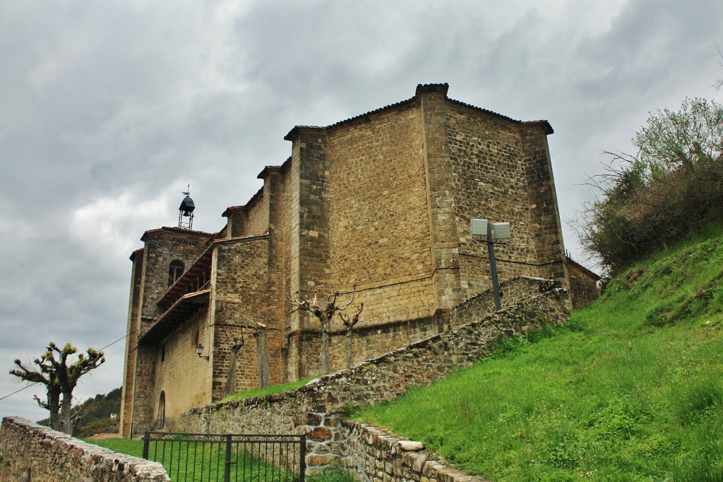 Foto: Iglesia del Apóstol Santiago - Garde (Navarra), España