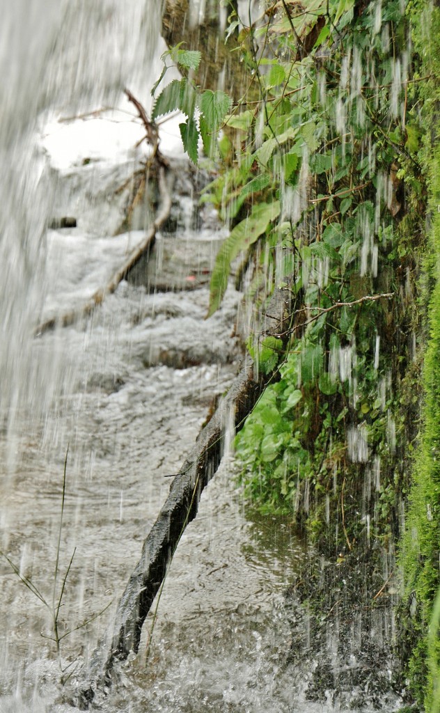 Foto: Entrada de agua al molino - Maya (Navarra), España