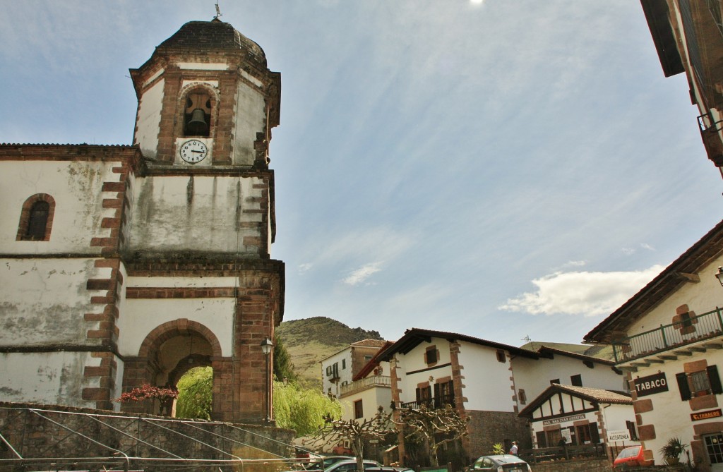 Foto: Iglesia de la Asunción - Zugarramurdi (Navarra), España