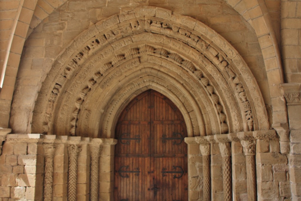 Foto: Iglesia del Crucifijo - Puente la Reina (Navarra), España