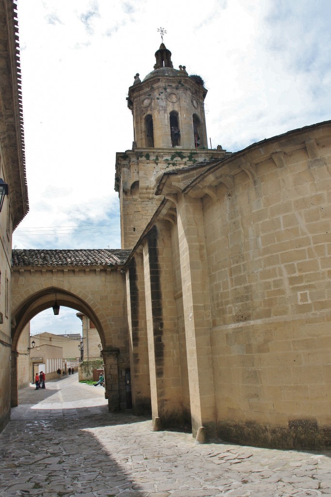 Foto: Iglesia del Crucifijo - Puente la Reina (Navarra), España