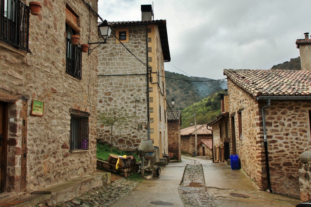 Foto: Vista del pueblo - Viniegra de Abajo (La Rioja), España