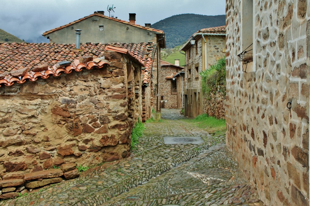 Foto: Vista del pueblo - Viniegra de Abajo (La Rioja), España