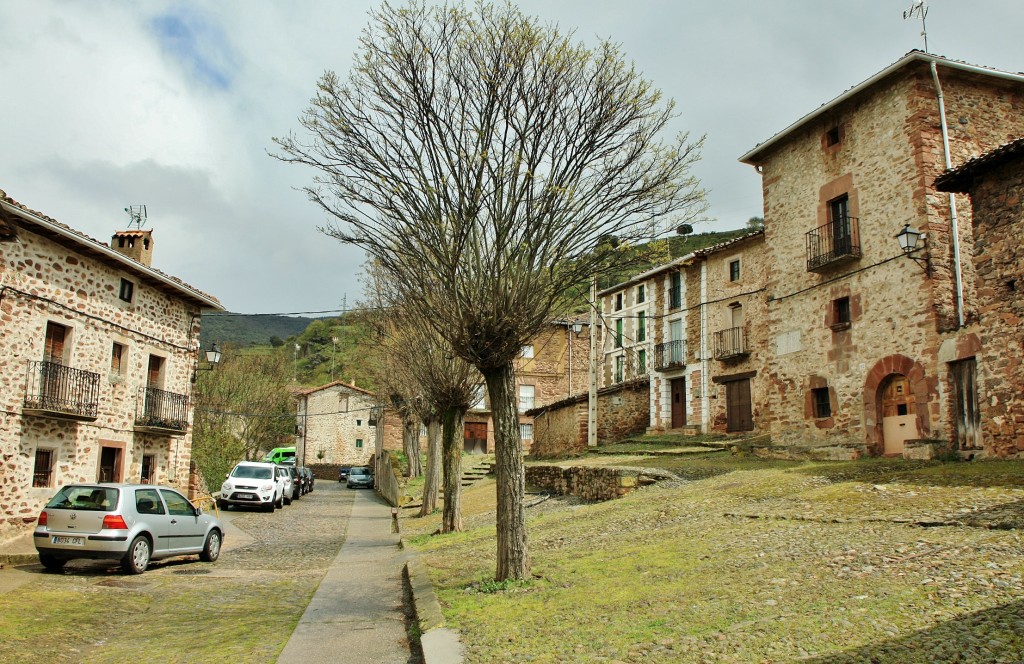 Foto: Vista del pueblo - Viniegra de Abajo (La Rioja), España