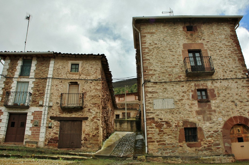 Foto: Vista del pueblo - Viniegra de Abajo (La Rioja), España