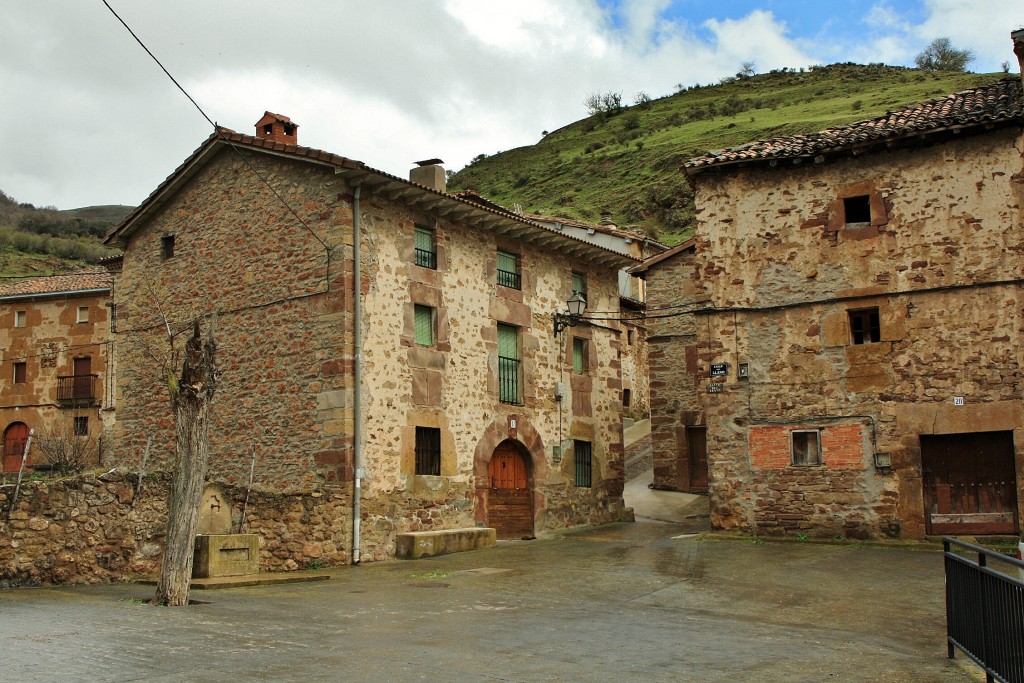 Foto: Vista del pueblo - Ventrosa (La Rioja), España