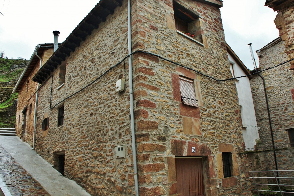 Foto: Vista del pueblo - Ventrosa (La Rioja), España