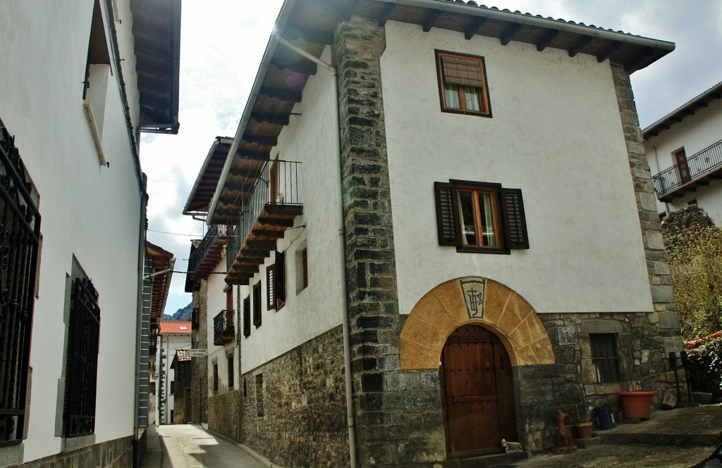 Foto: Centro histórico - Burgui (Navarra), España