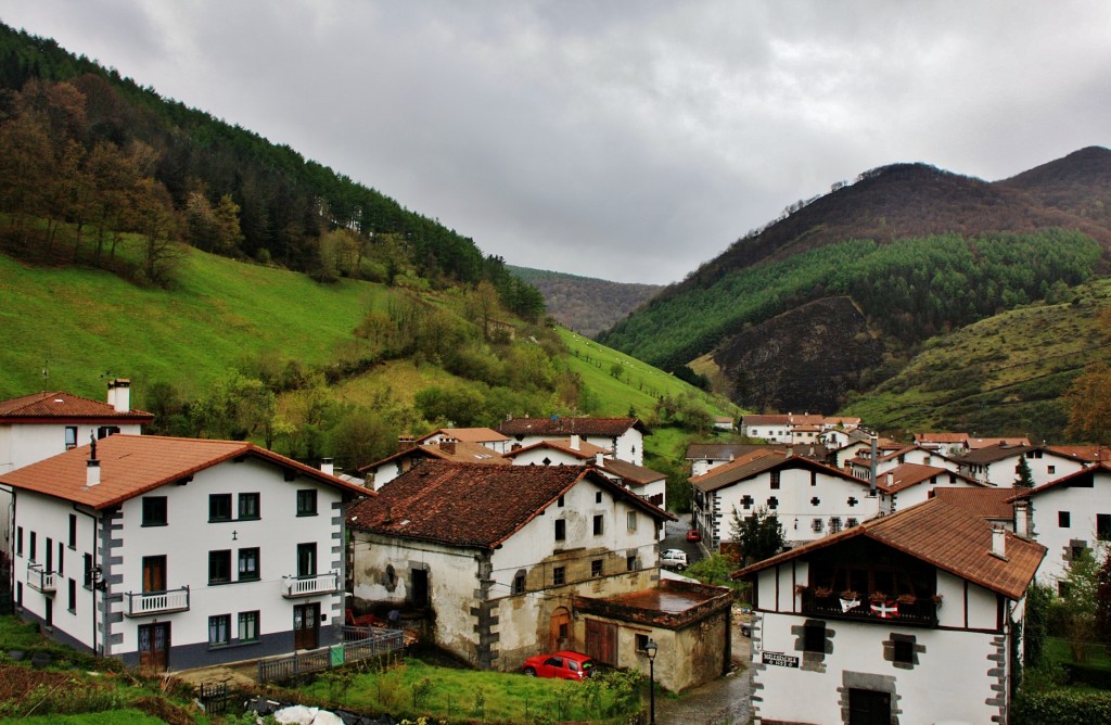 Foto: Vista del pueblo - Leitza (Navarra), España