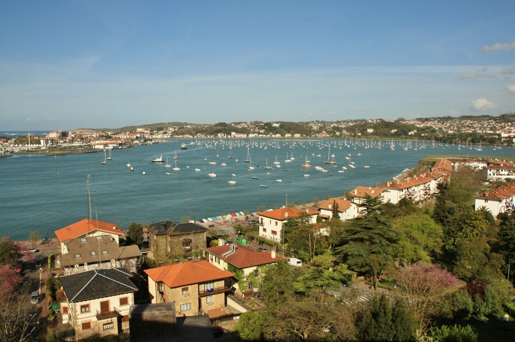 Foto: Vista de la ciudad - Hondarribia (Gipuzkoa), España