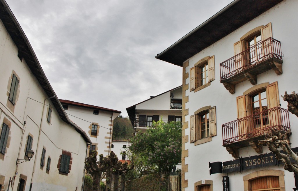 Foto: Vista del pueblo - Bera (Navarra), España