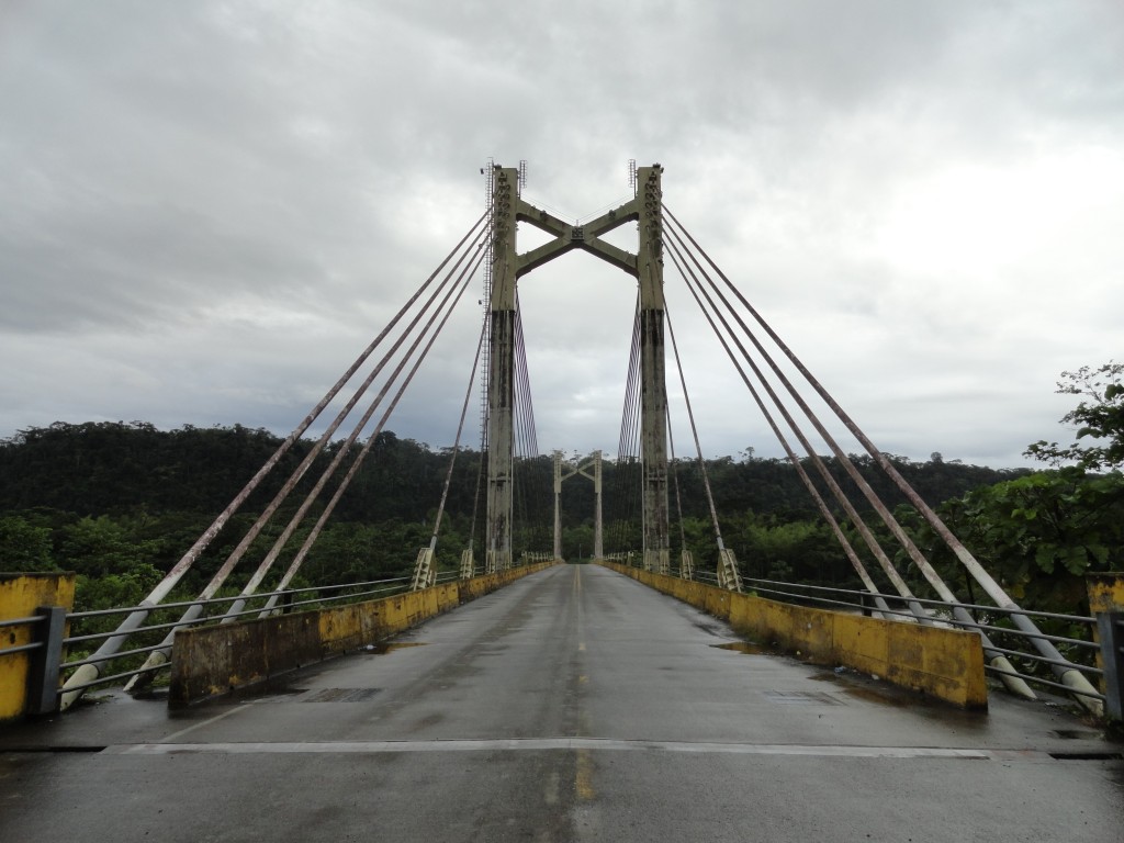 Foto: Estructura  del puente - Simón Bolívar (Pastaza Chuvitayo) (Pastaza), Ecuador