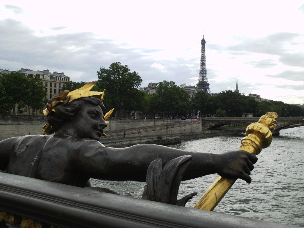 Foto: PUENTE DE ALEJANDRO III - Paris, Francia