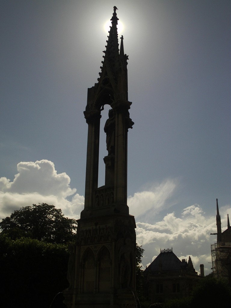 Foto: PLAZA DE SAN JUAN(NOTRE DAME) - Paris, Francia