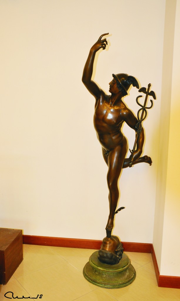 Foto: Escultura de bronce - Napoles, Italia