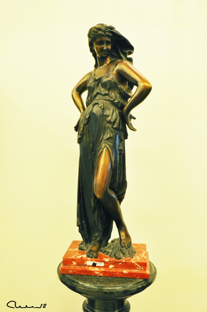 Foto: Escultura de bronce - Napoles, Italia