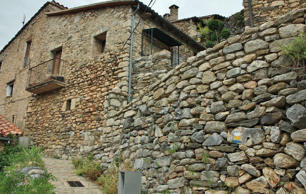 Foto: Recinto medieval - La Roca (Girona), España