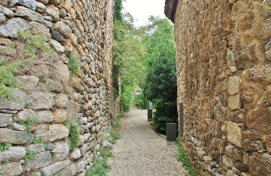 Foto: Recinto medieval - La Roca (Girona), España