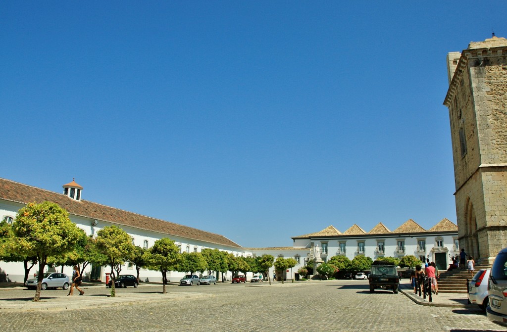 Foto: Largo da Sé - Faro, Portugal