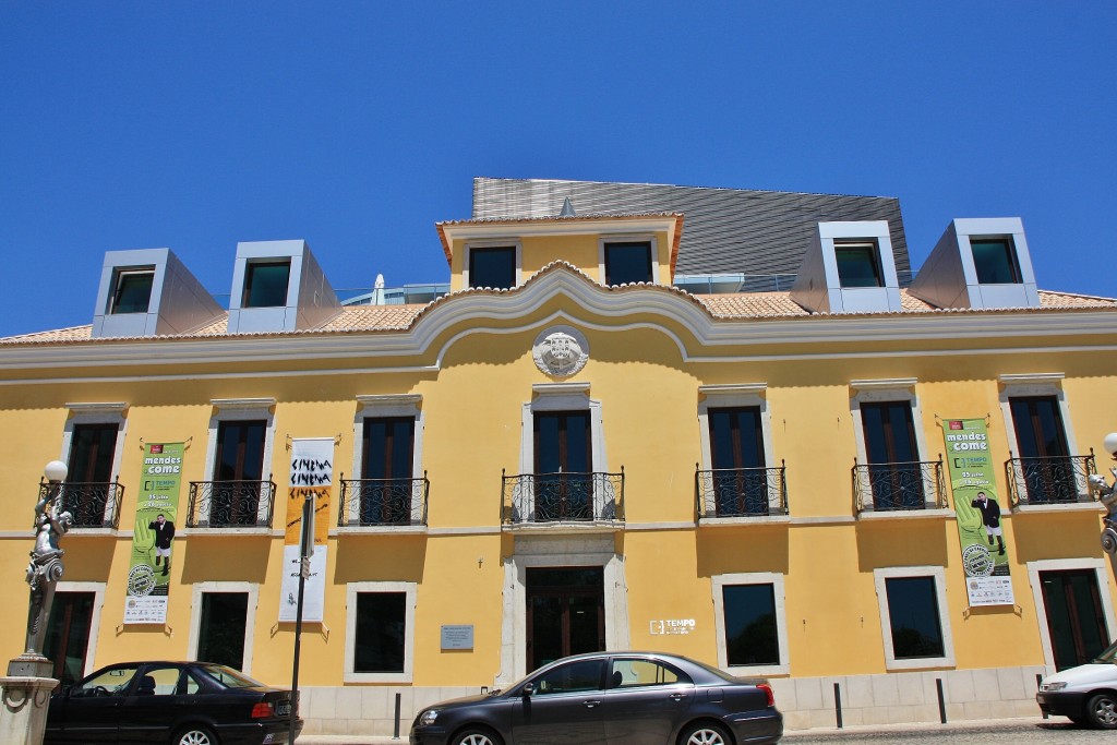 Foto: Teatro municipal - Alvôr (Faro), Portugal