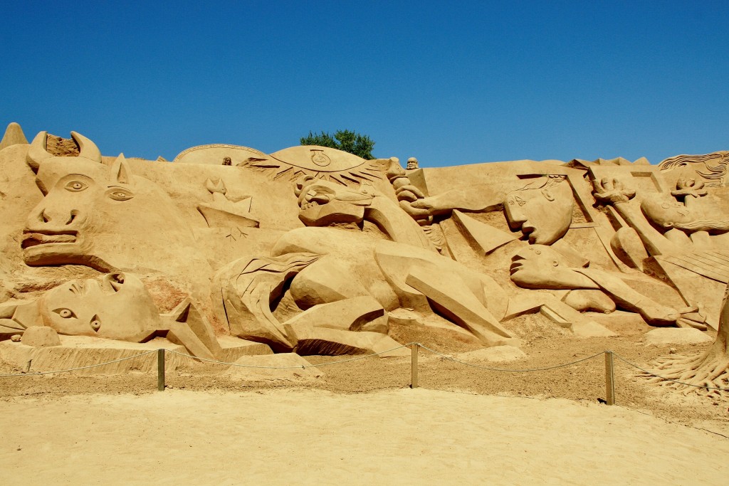 Foto: Figuras de arena - Pêra (Faro), Portugal