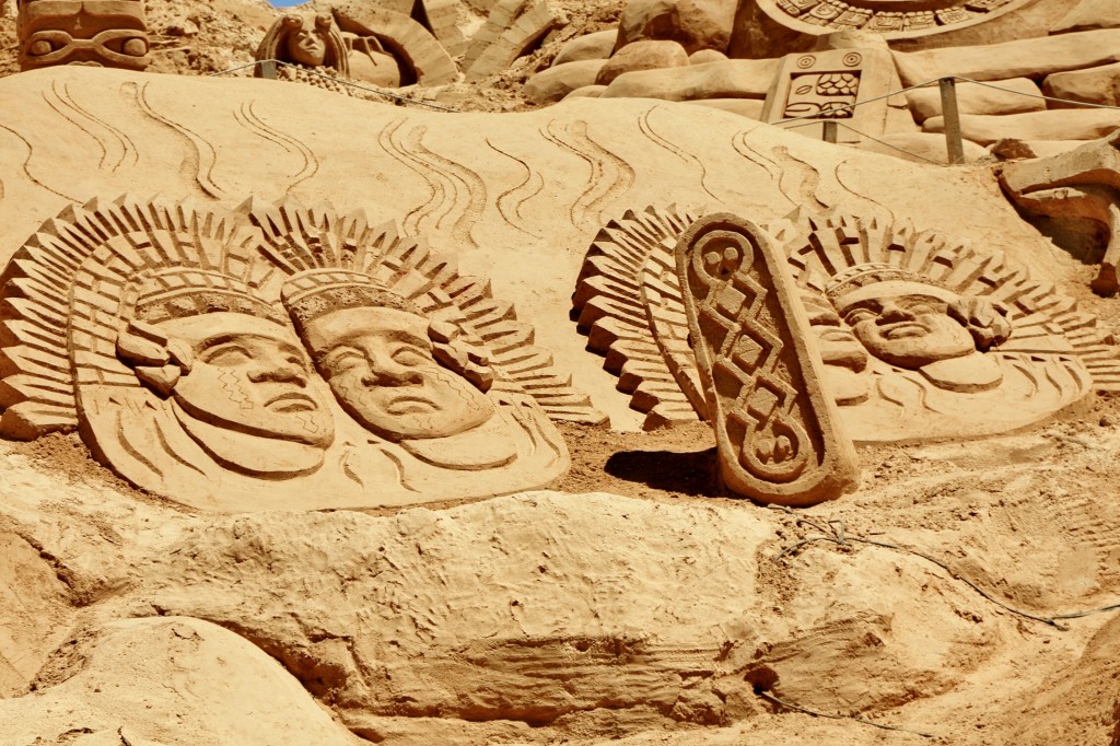 Foto: Figuras de arena - Pêra (Faro), Portugal