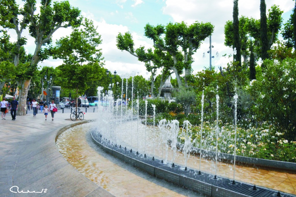 Foto: Jardines con fuente - Aix en Provence, Francia