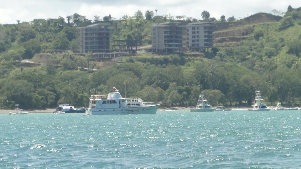 Foto de Playa Herradura,  Pacifico Centro de Costa Rica (Puntarenas), Costa Rica