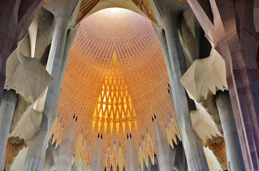 Foto: Interior de la Sagrada Familia - Barcelona (Cataluña), España