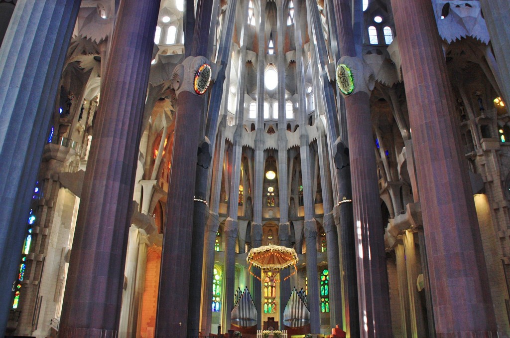 Foto: Interior de la Sagrada Familia - Barcelona (Cataluña), España