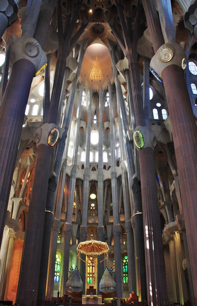 Foto: Interior de la Sagrada Familia - Barcelona (Cataluña), España